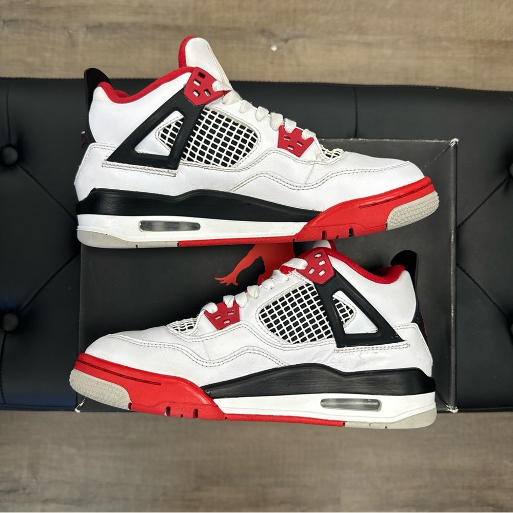 Jordan 4 - Picture 3 of 6